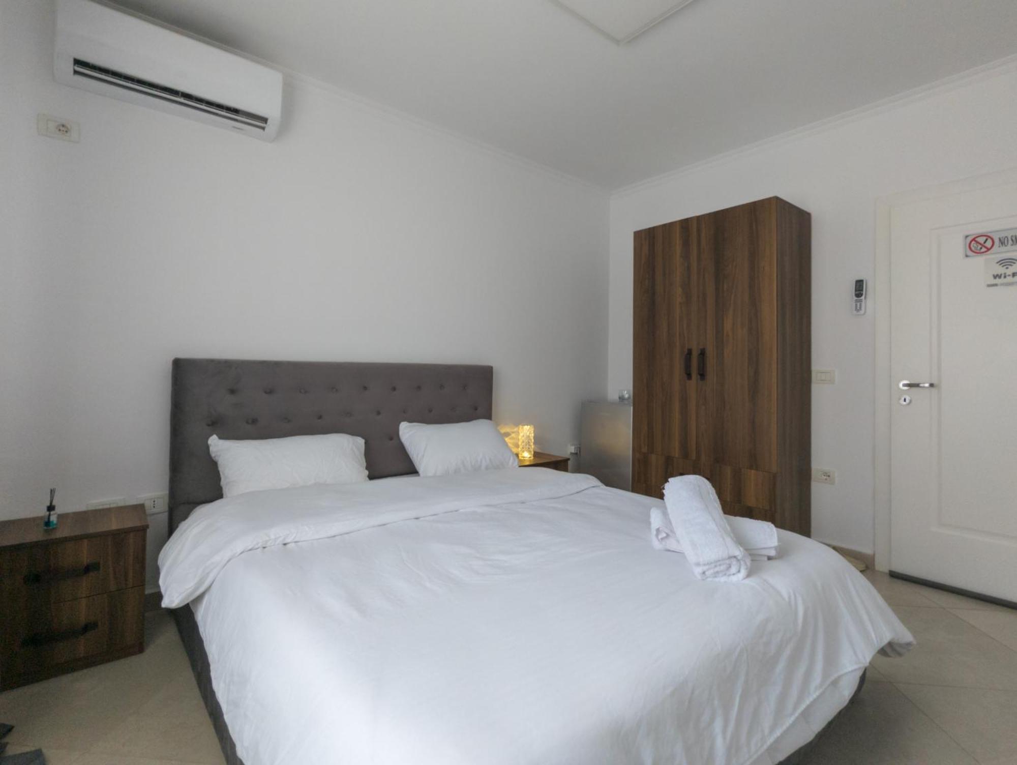Center Luxury Rooms Тирана Екстериор снимка