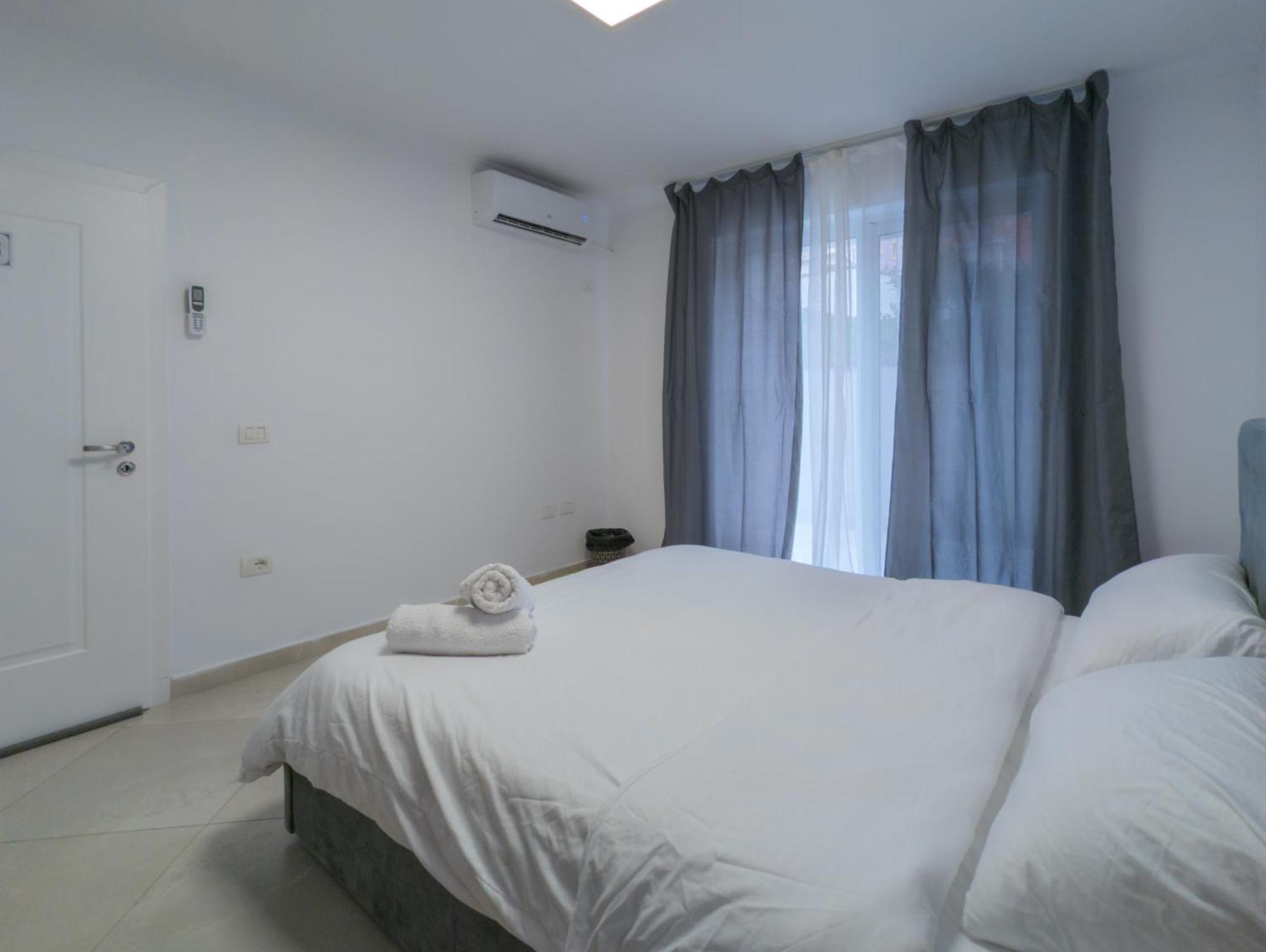 Center Luxury Rooms Тирана Екстериор снимка